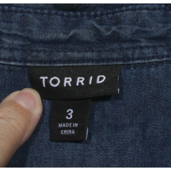 Torrid Taylor Dark Wash Blue Chambray Button Up Shirt Size 3 - Picture 4 of 5
